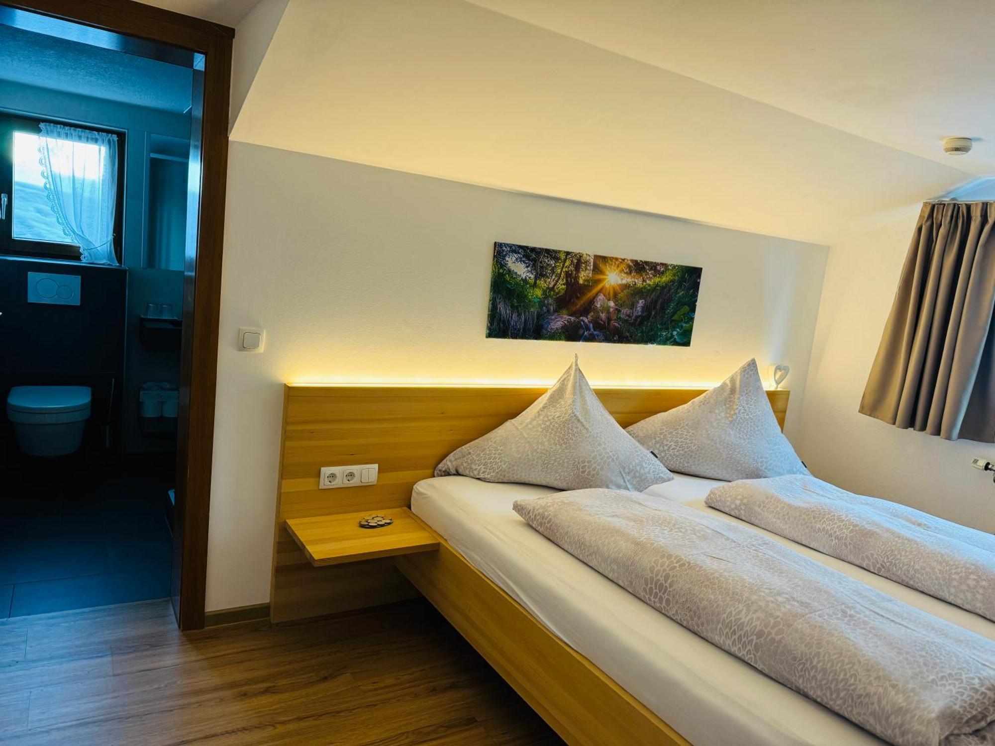 Hotel Garni Enzian Damuels Bagian luar foto