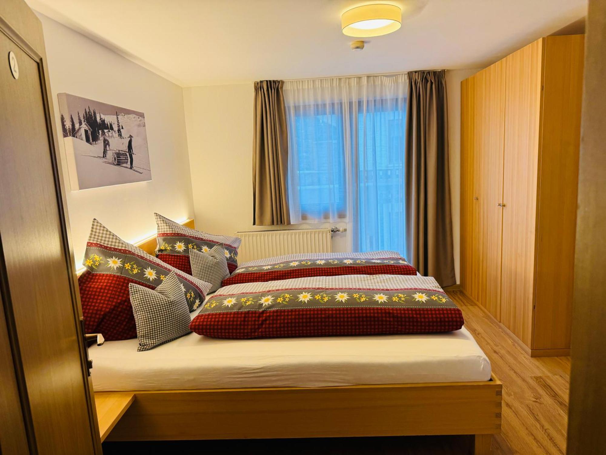 Hotel Garni Enzian Damuels Bagian luar foto