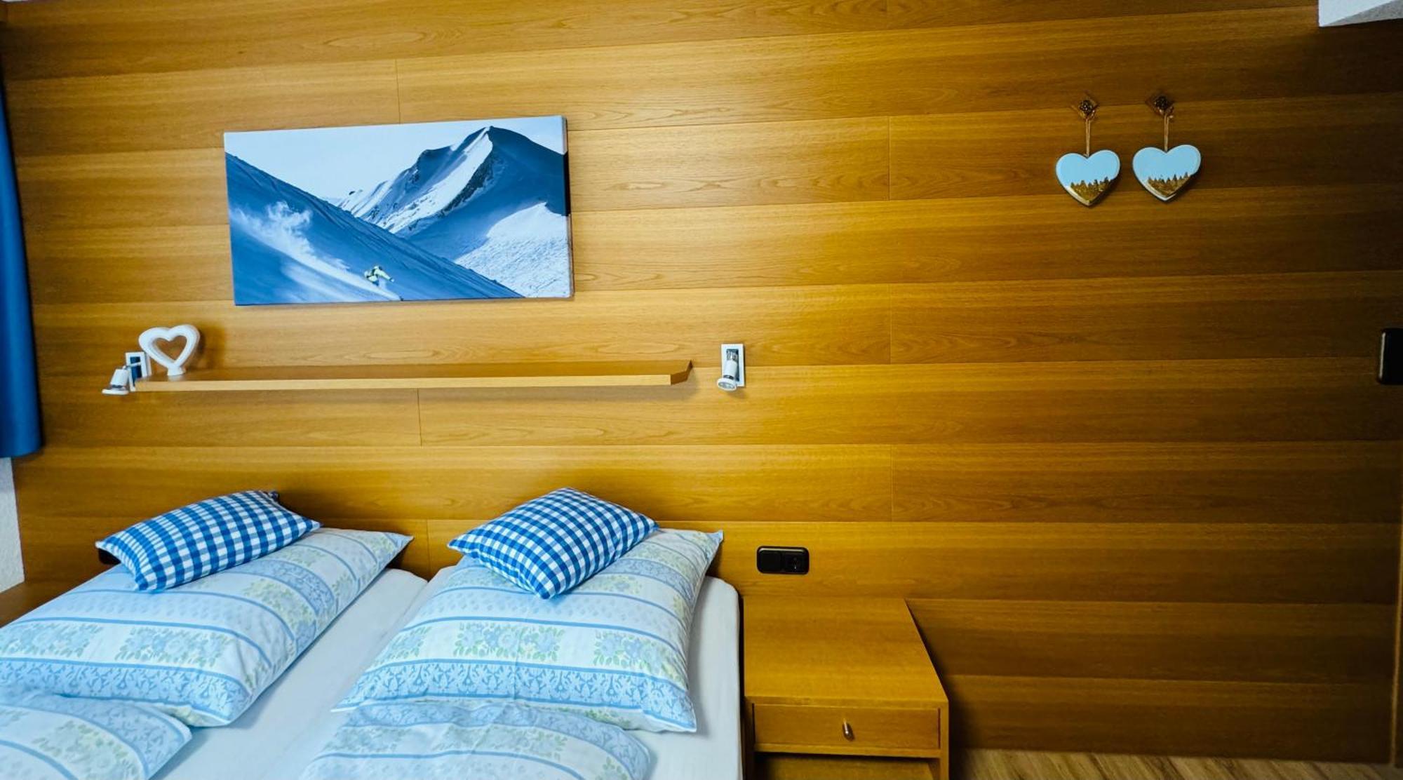 Hotel Garni Enzian Damuels Bagian luar foto